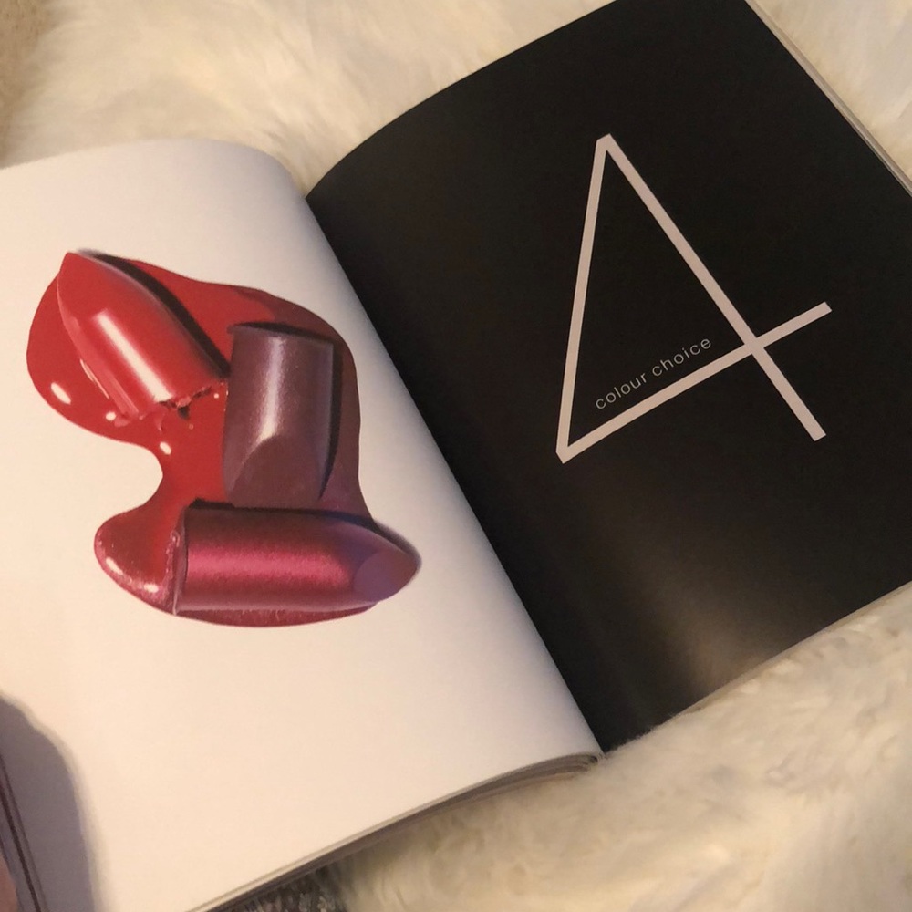 Hair & Make-Up book - Picture 3 of 5